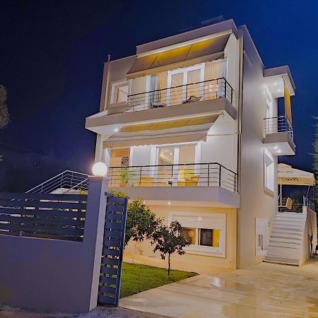 The Bright House A Two-Storey Maisonette In Loutraki Villa Екстериор снимка