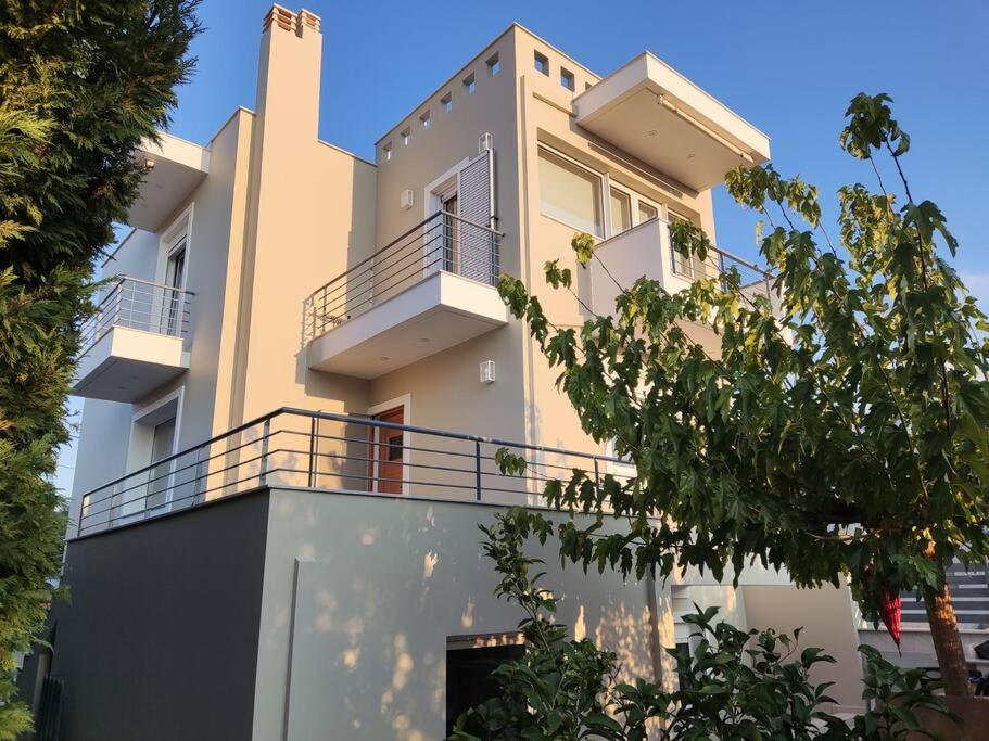 The Bright House A Two-Storey Maisonette In Loutraki Villa Екстериор снимка