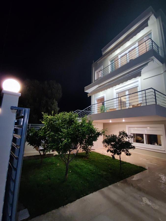 The Bright House A Two-Storey Maisonette In Loutraki Villa Екстериор снимка