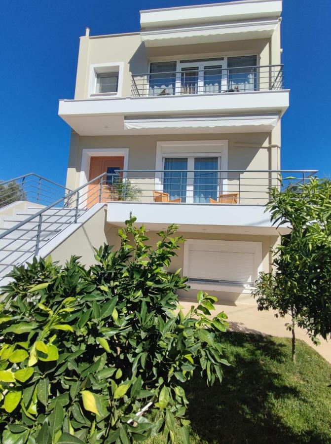 The Bright House A Two-Storey Maisonette In Loutraki Villa Екстериор снимка